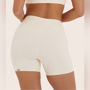 Set Active Luxeform White Biker Shorts